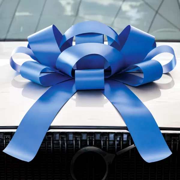 30-inch blue magnetic car bow with two long vinyl ribbon tails